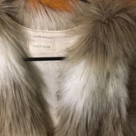 Vestique Faux Fur Vest - Host Pick - Picture 2 of 11